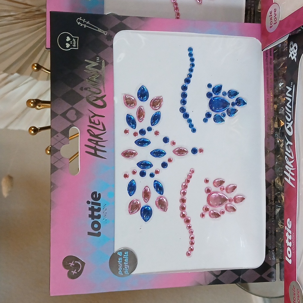 New 4pc Harley Quinn Face Gems Toxic Love / Pouts & Pigtails By Lottie London - Picture 8 of 17